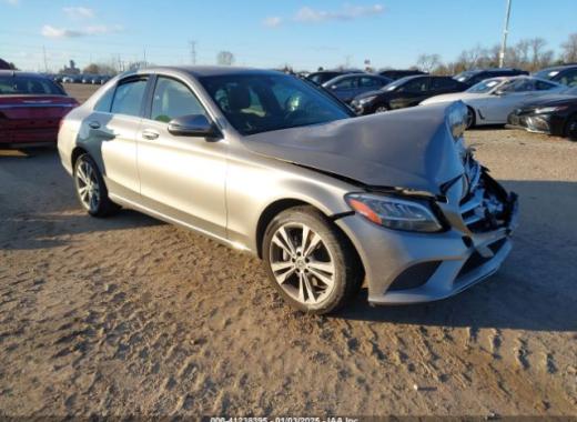 Mercedes - C300 - 2019 - Gold - 41238395