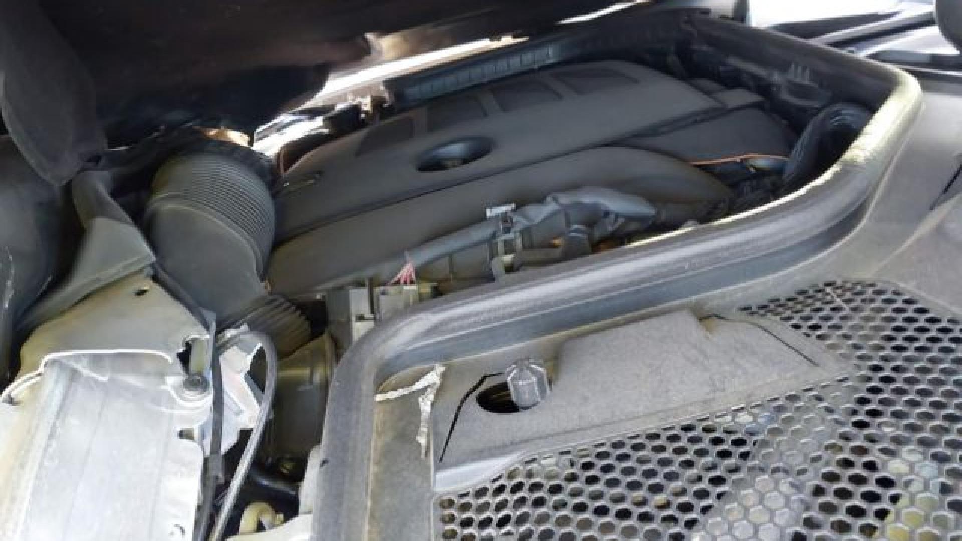 Mercedes - C300 - 2019 - Gold - 41238395