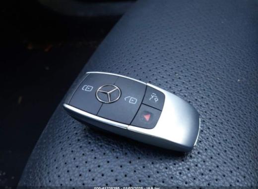 Mercedes - C300 - 2019 - Gold - 41238395