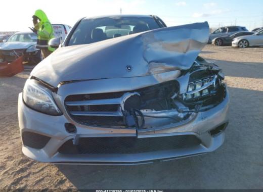 Mercedes - C300 - 2019 - Gold - 41238395