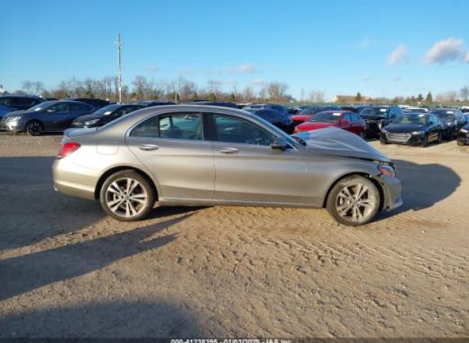 Mercedes - C300 - 2019 - Gold - 41238395