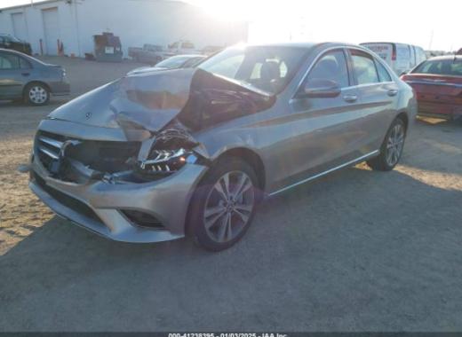 Mercedes - C300 - 2019 - Gold - 41238395