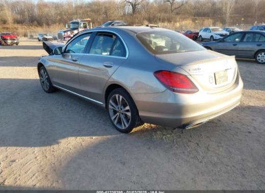 Mercedes - C300 - 2019 - Gold - 41238395