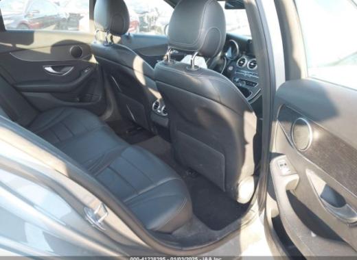 Mercedes - C300 - 2019 - Gold - 41238395