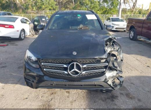 Mercedes - Glc300 - 2019 - Black - 41239602