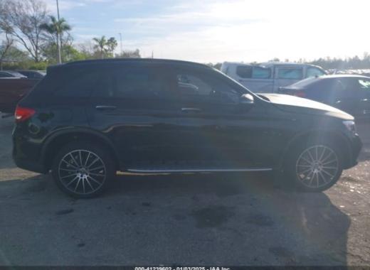Mercedes - Glc300 - 2019 - Black - 41239602