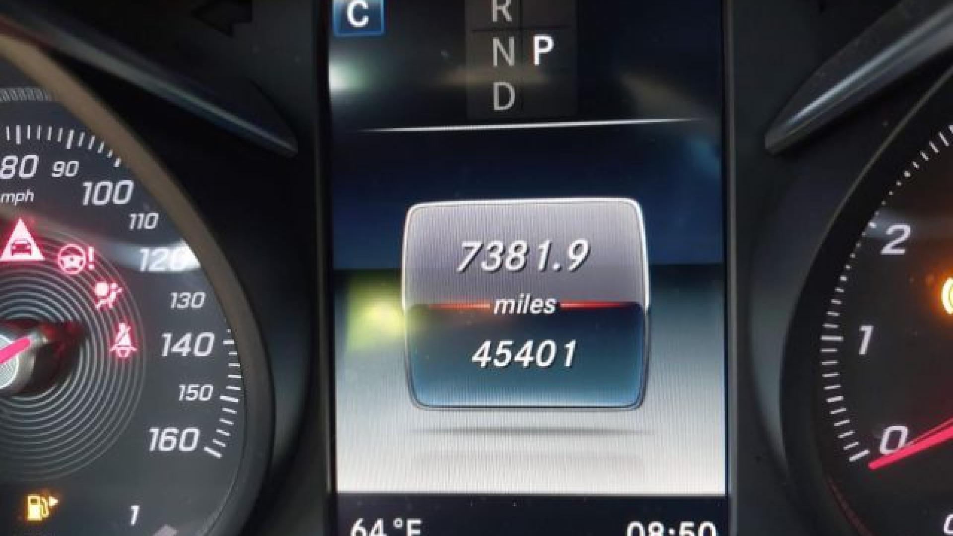 Mercedes - Glc300 - 2019 - Black - 41239602