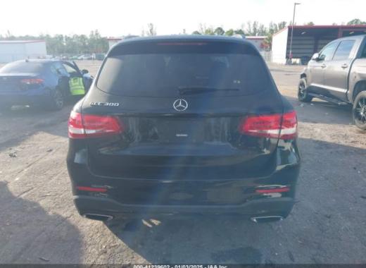 Mercedes - Glc300 - 2019 - Black - 41239602