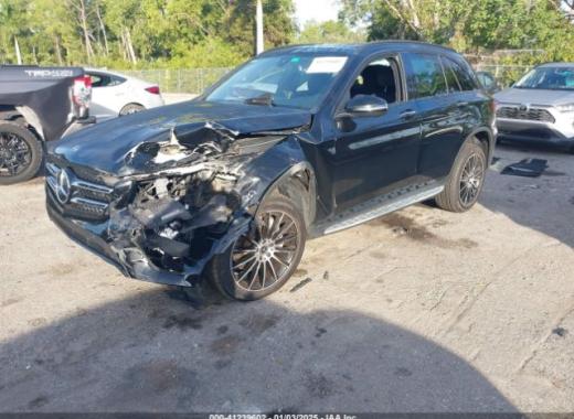 Mercedes - Glc300 - 2019 - Black - 41239602