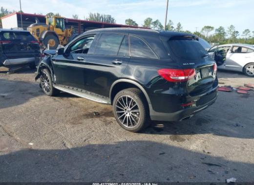 Mercedes - Glc300 - 2019 - Black - 41239602
