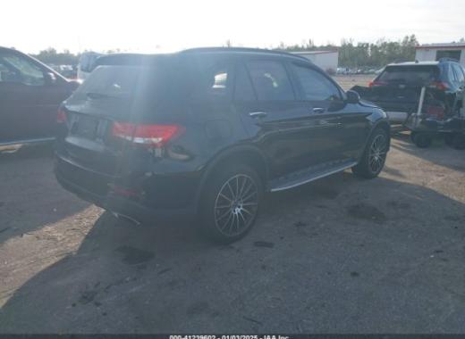 Mercedes - Glc300 - 2019 - Black - 41239602