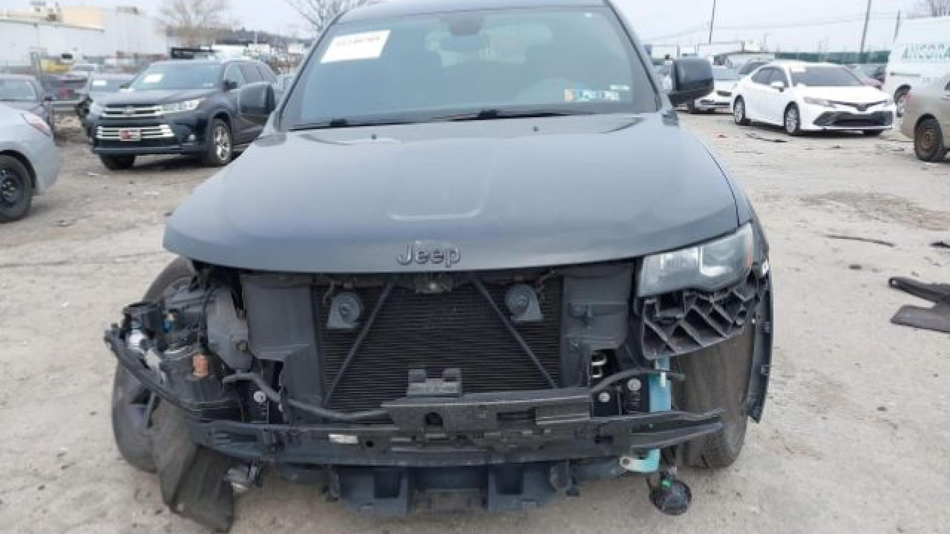 Jeep  - Grand Cherokee - 2017 - Navyblue - 41240705