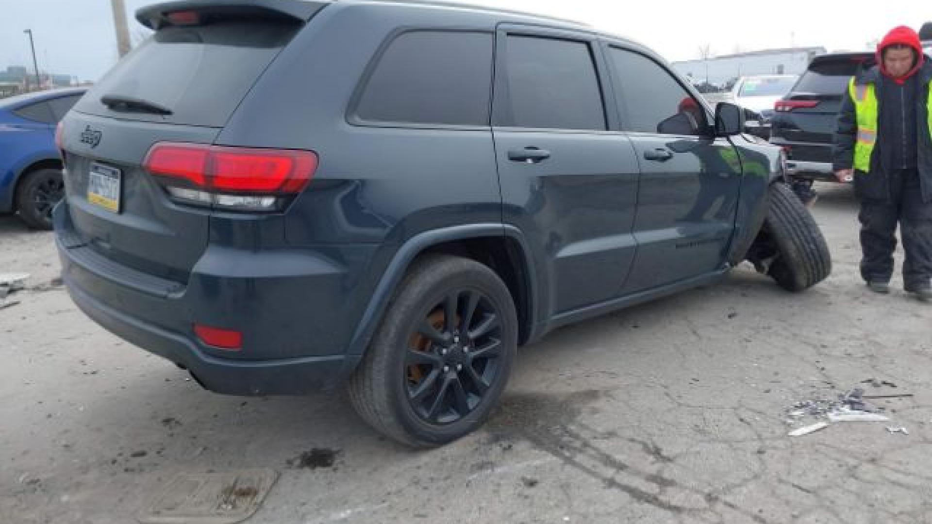 Jeep  - Grand Cherokee - 2017 - Navyblue - 41240705
