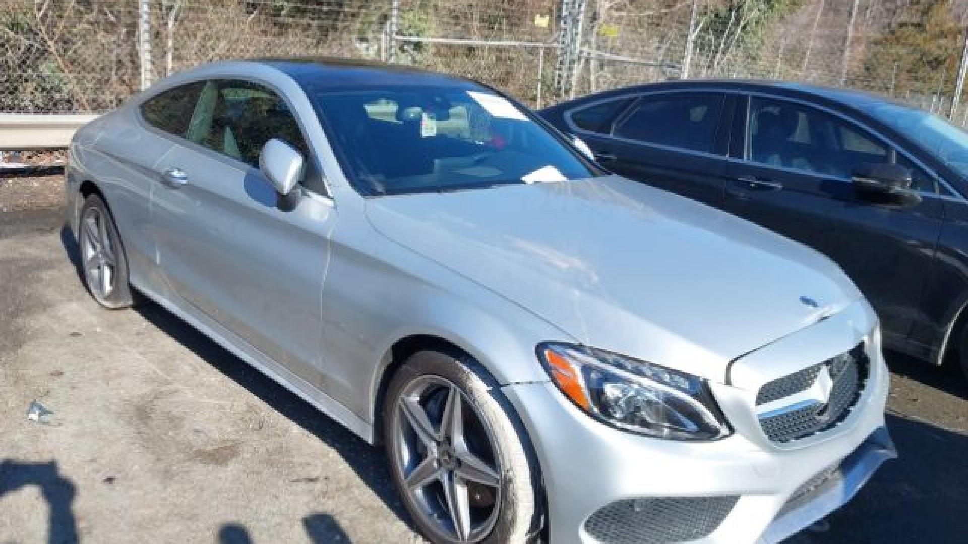 Mercedes - C300 - 2018 - Silver - 41244896