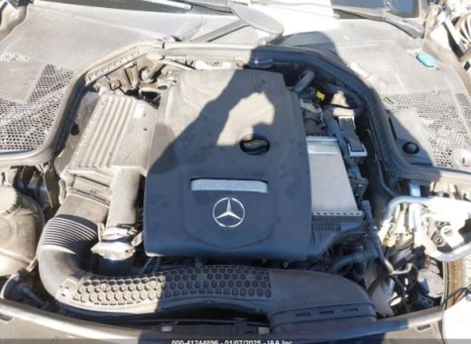 Mercedes - C300 - 2018 - Silver - 41244896