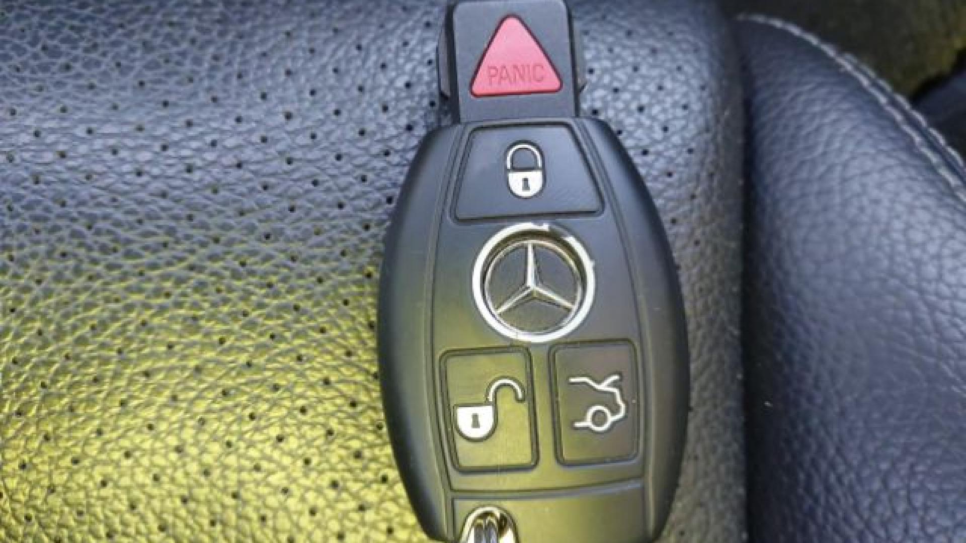 Mercedes - C300 - 2018 - Silver - 41244896