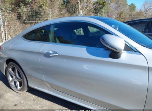 Mercedes - C300 - 2018 - Silver - 41244896