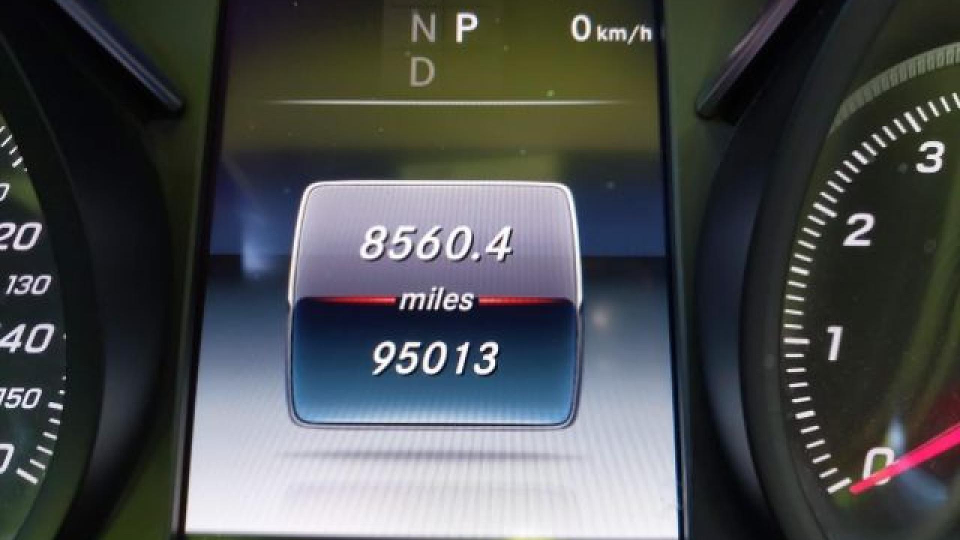 Mercedes - C300 - 2018 - Silver - 41244896