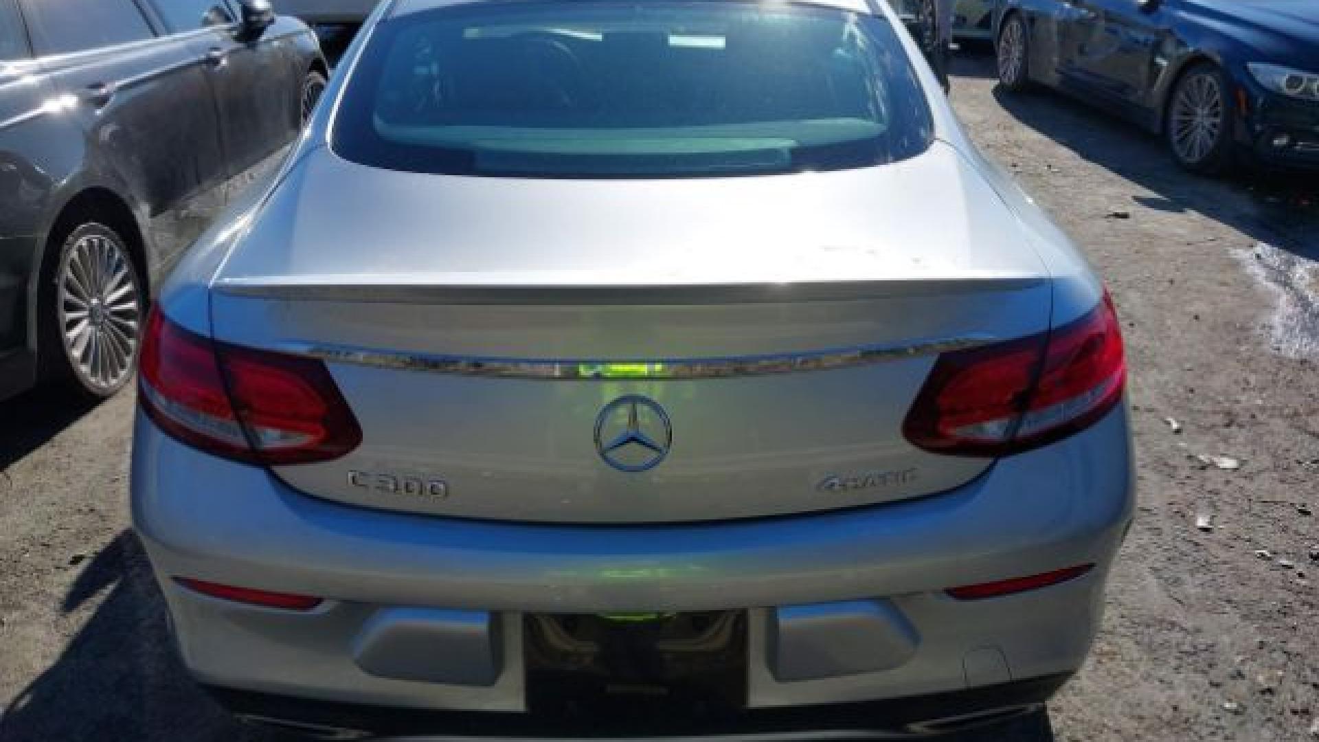 Mercedes - C300 - 2018 - Silver - 41244896