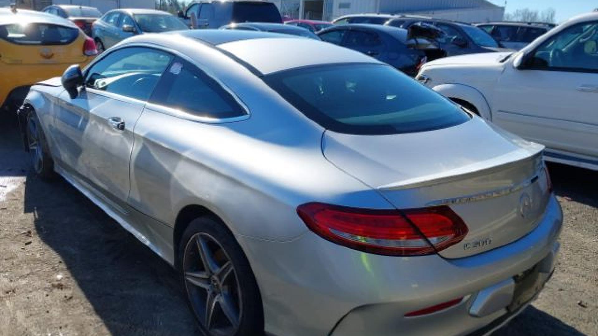 Mercedes - C300 - 2018 - Silver - 41244896