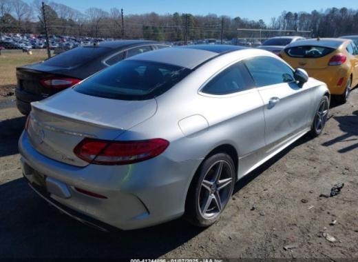 Mercedes - C300 - 2018 - Silver - 41244896