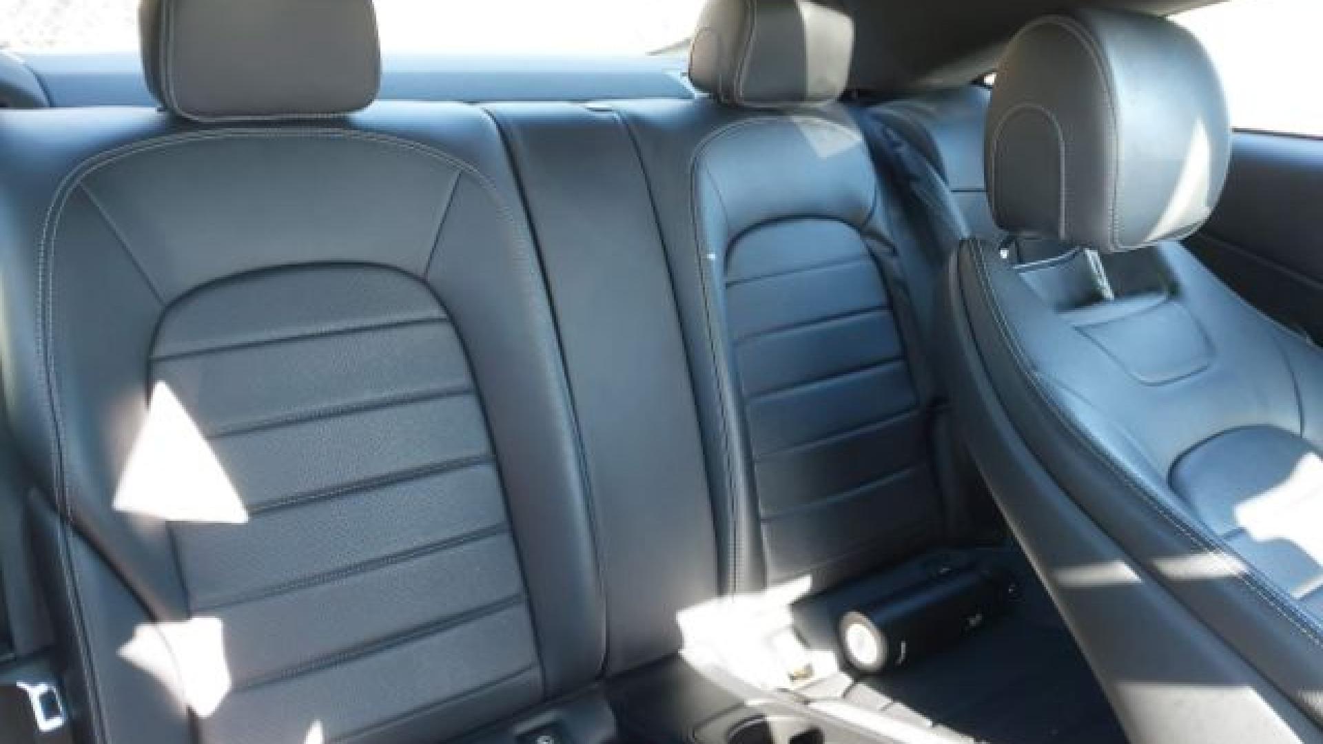 Mercedes - C300 - 2018 - Silver - 41244896