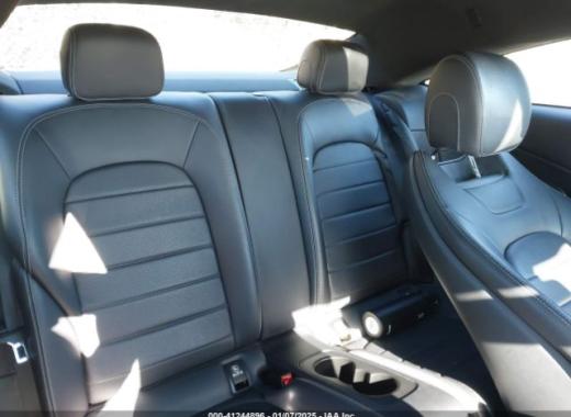 Mercedes - C300 - 2018 - Silver - 41244896