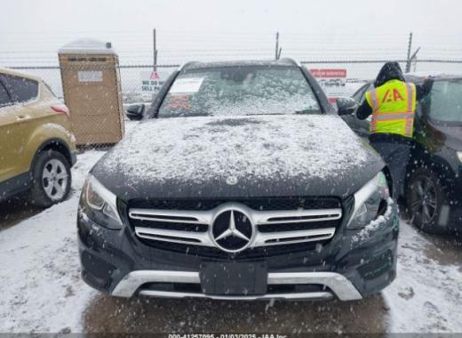 Mercedes - Glc300 - 2018 - Black - 41257095