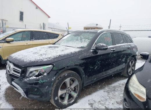 Mercedes - Glc300 - 2018 - Black - 41257095