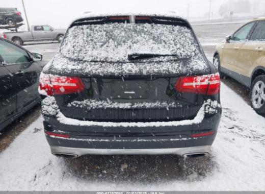 Mercedes - Glc300 - 2018 - Black - 41257095