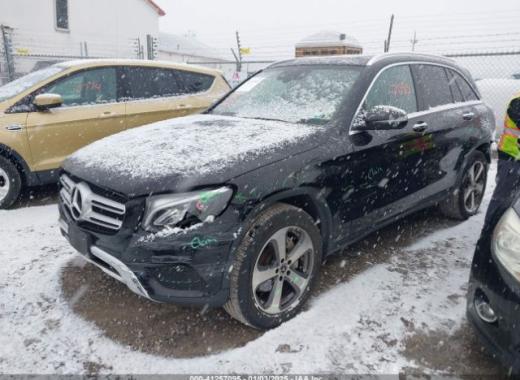 Mercedes - Glc300 - 2018 - Black - 41257095