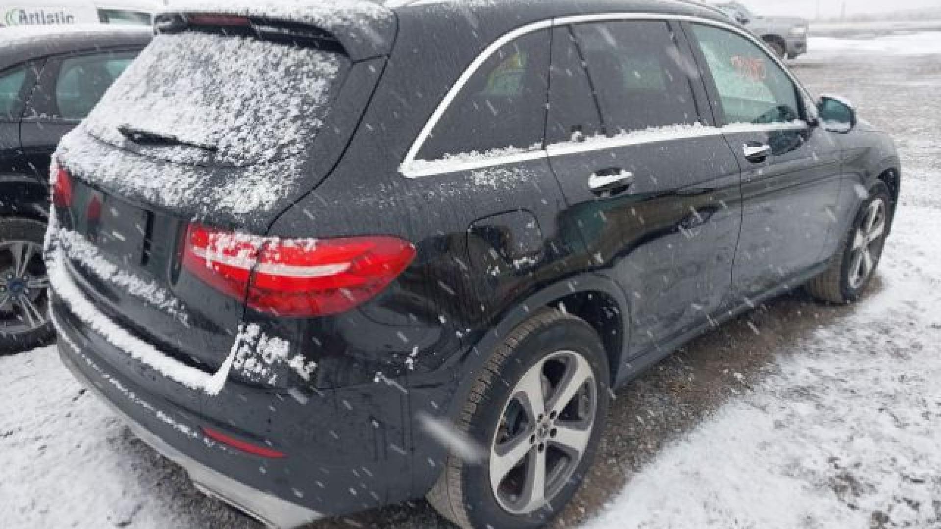 Mercedes - Glc300 - 2018 - Black - 41257095