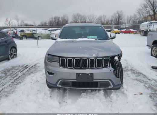 Jeep  - Grand Cherokee - 2017 - Silver - 41258536