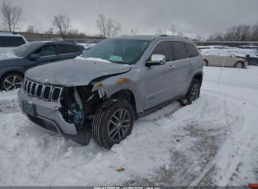 Jeep  - Grand Cherokee - 2017 - Silver - 41258536