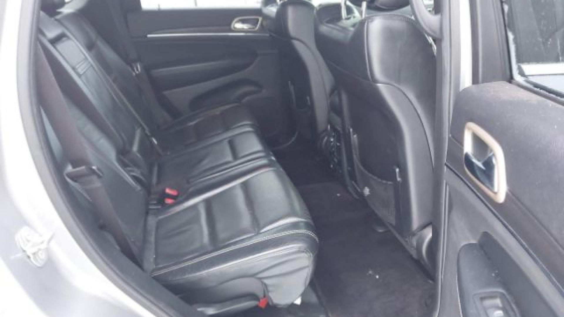 Jeep  - Grand Cherokee - 2017 - Silver - 41258536