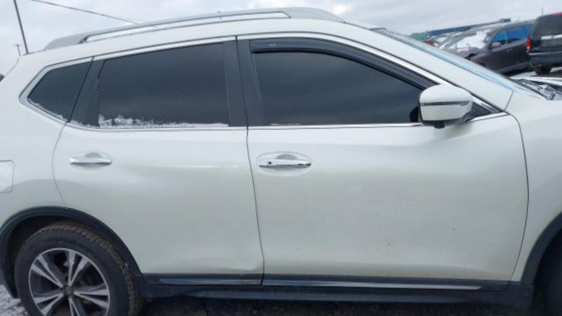 Nissan  - Rogue - 2017 - Grey - 41274444