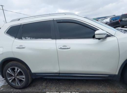 Nissan  - Rogue - 2017 - Grey - 41274444