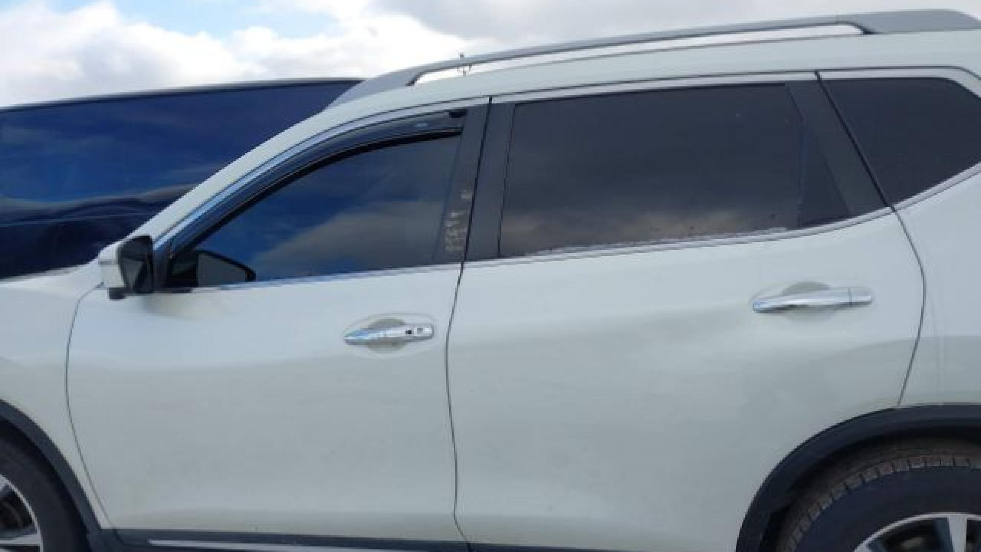 Nissan  - Rogue - 2017 - Grey - 41274444