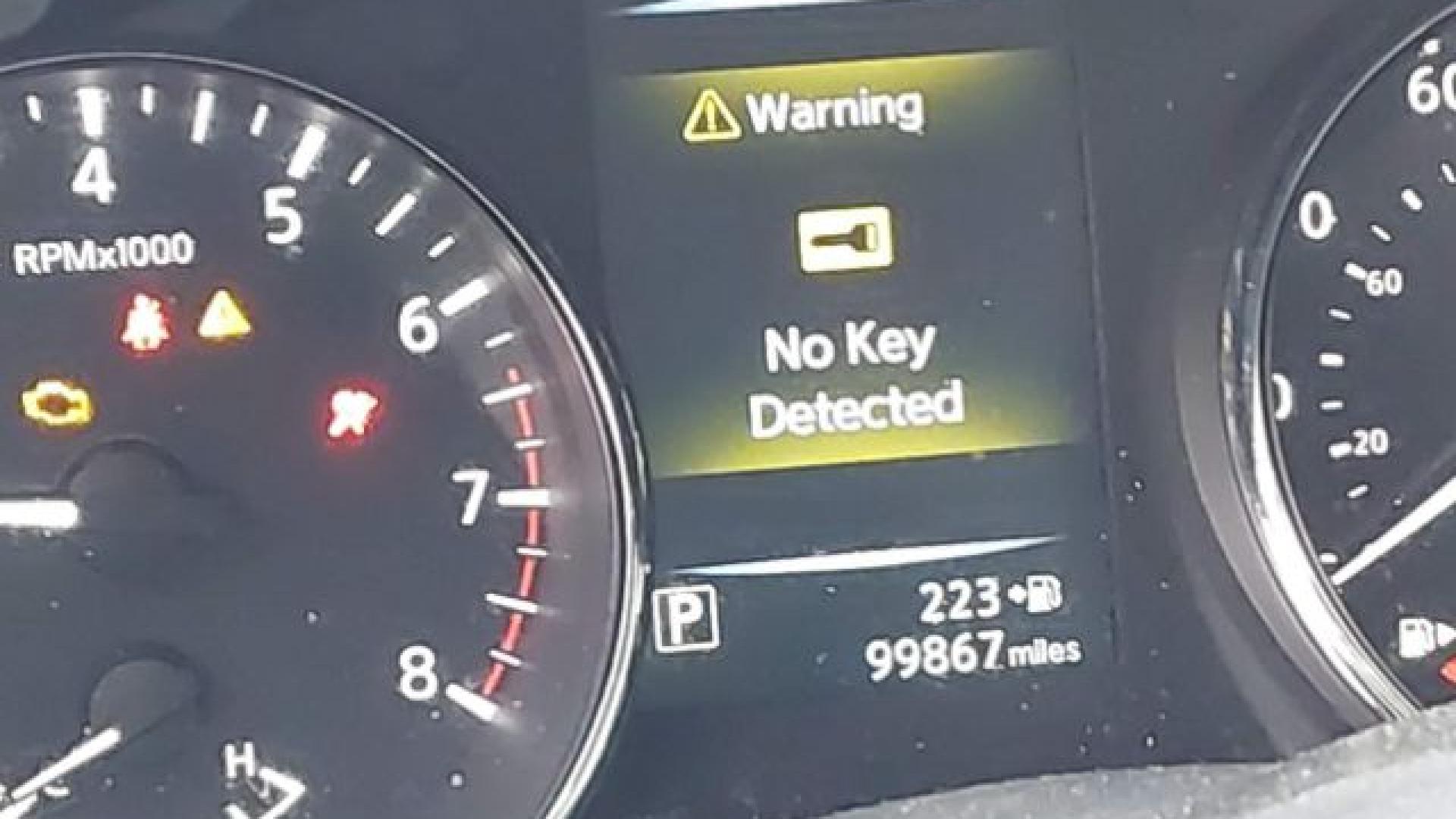 Nissan  - Rogue - 2017 - Grey - 41274444