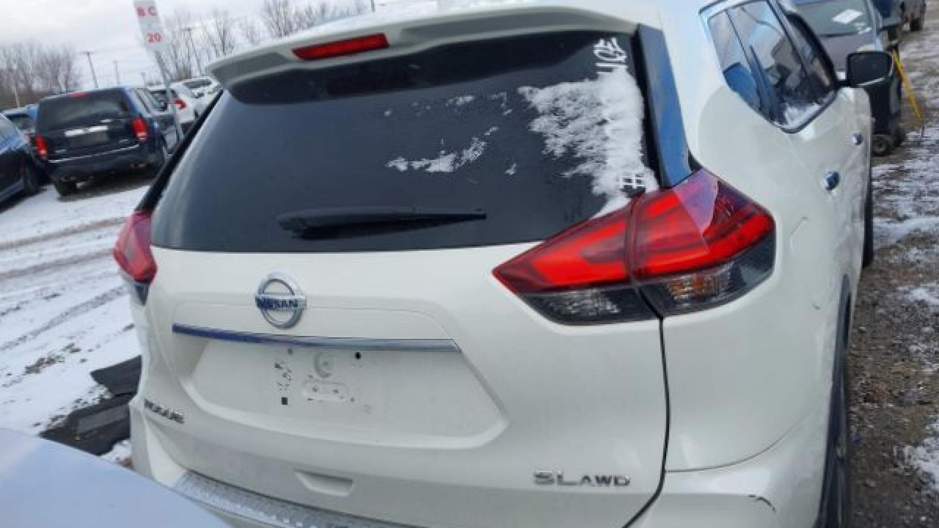 Nissan  - Rogue - 2017 - Grey - 41274444