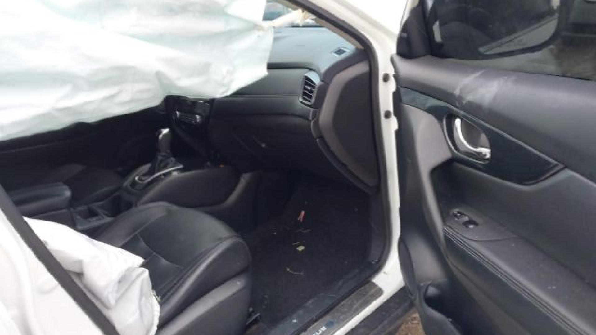 Nissan  - Rogue - 2017 - Grey - 41274444