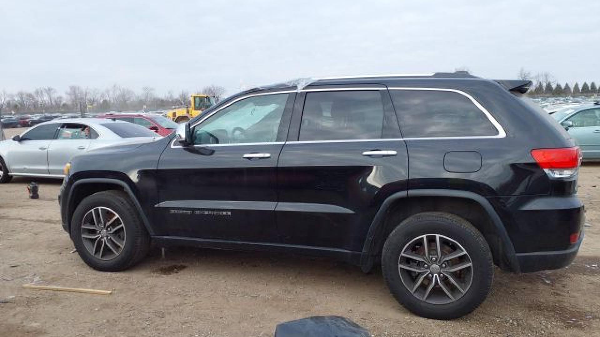 Jeep  - Grand Cherokee - 2017 - Black - 41283754