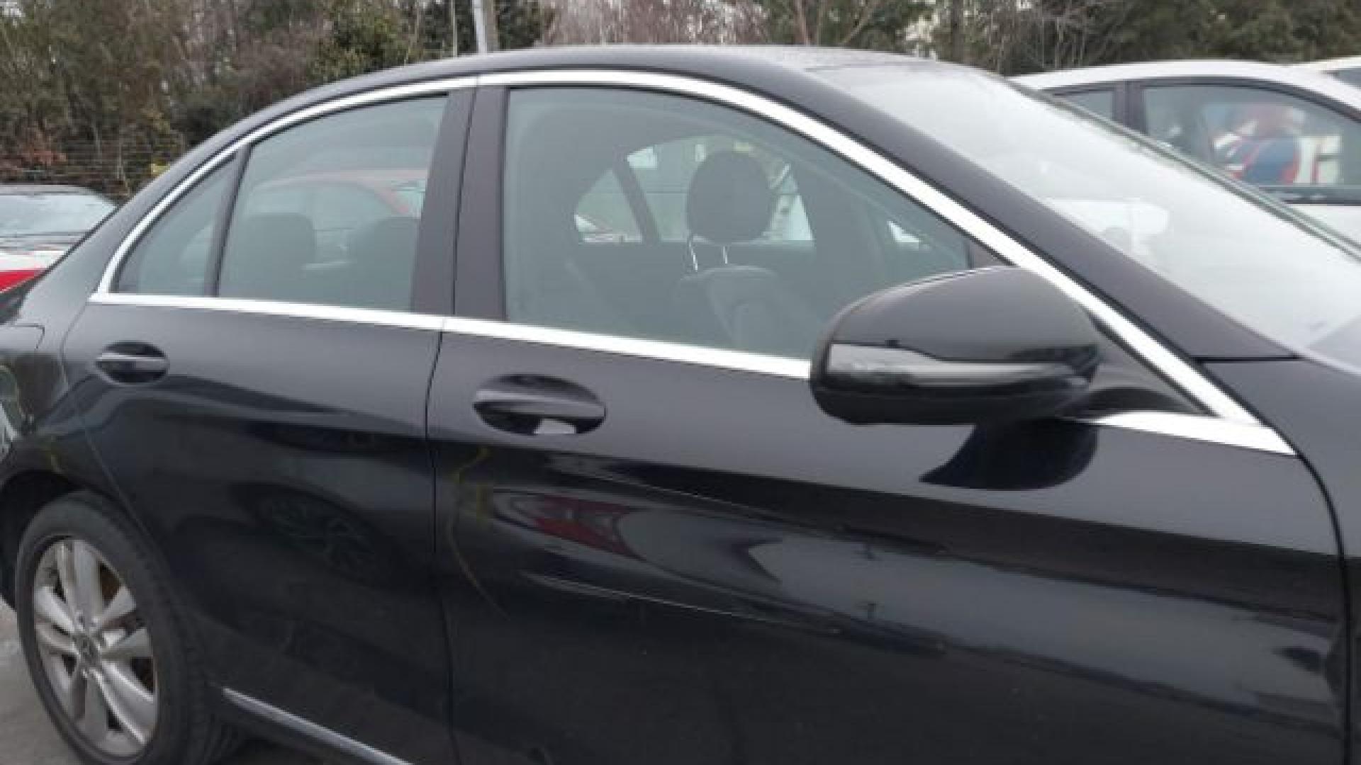 Mercedes - C300 - 2019 - Black - 41286322