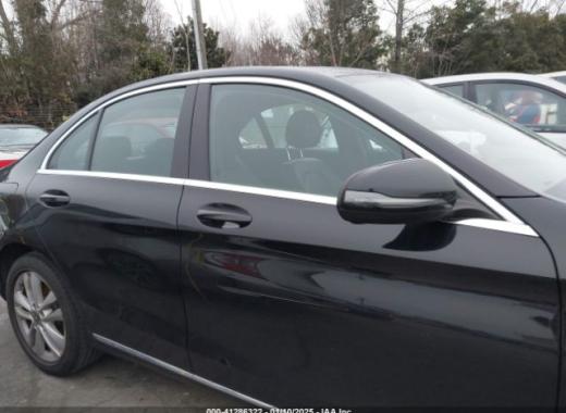 Mercedes - C300 - 2019 - Black - 41286322