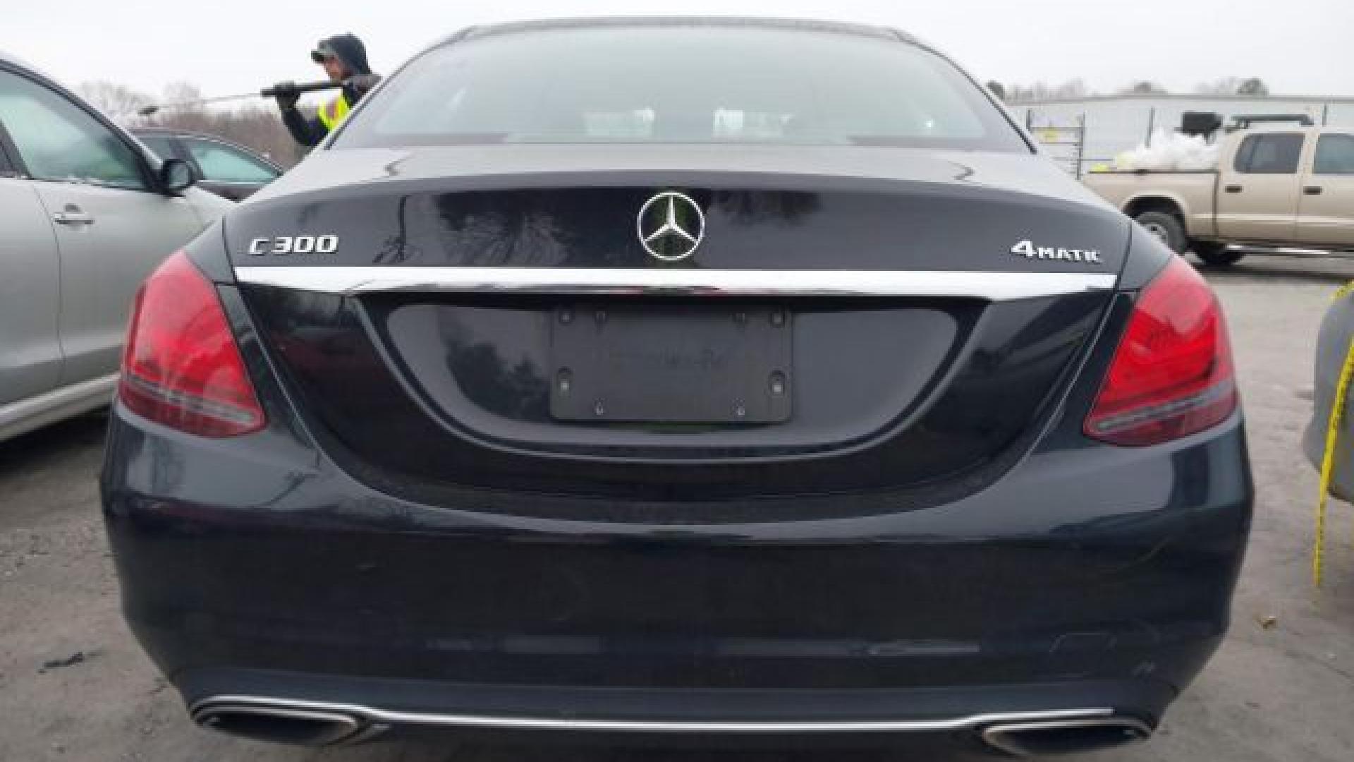 Mercedes - C300 - 2019 - Black - 41286322