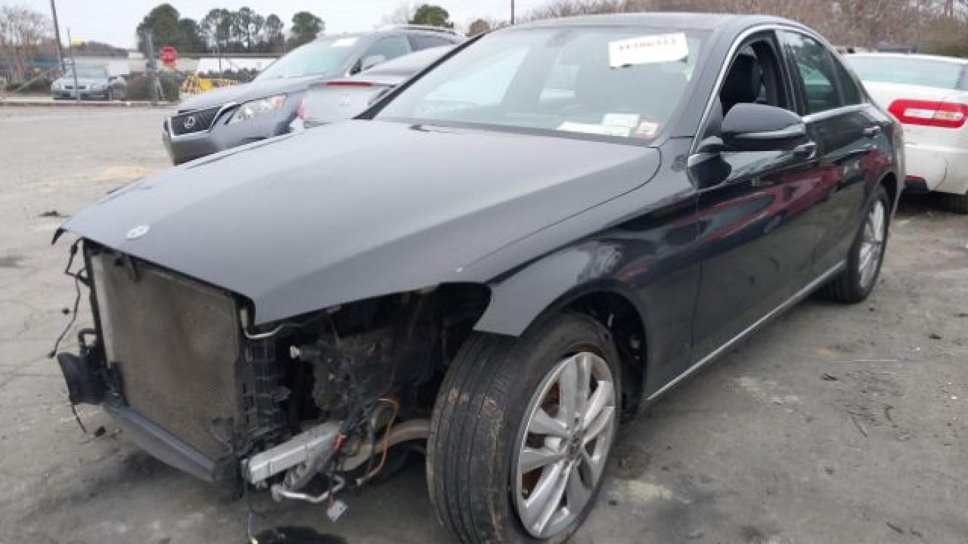 Mercedes - C300 - 2019 - Black - 41286322