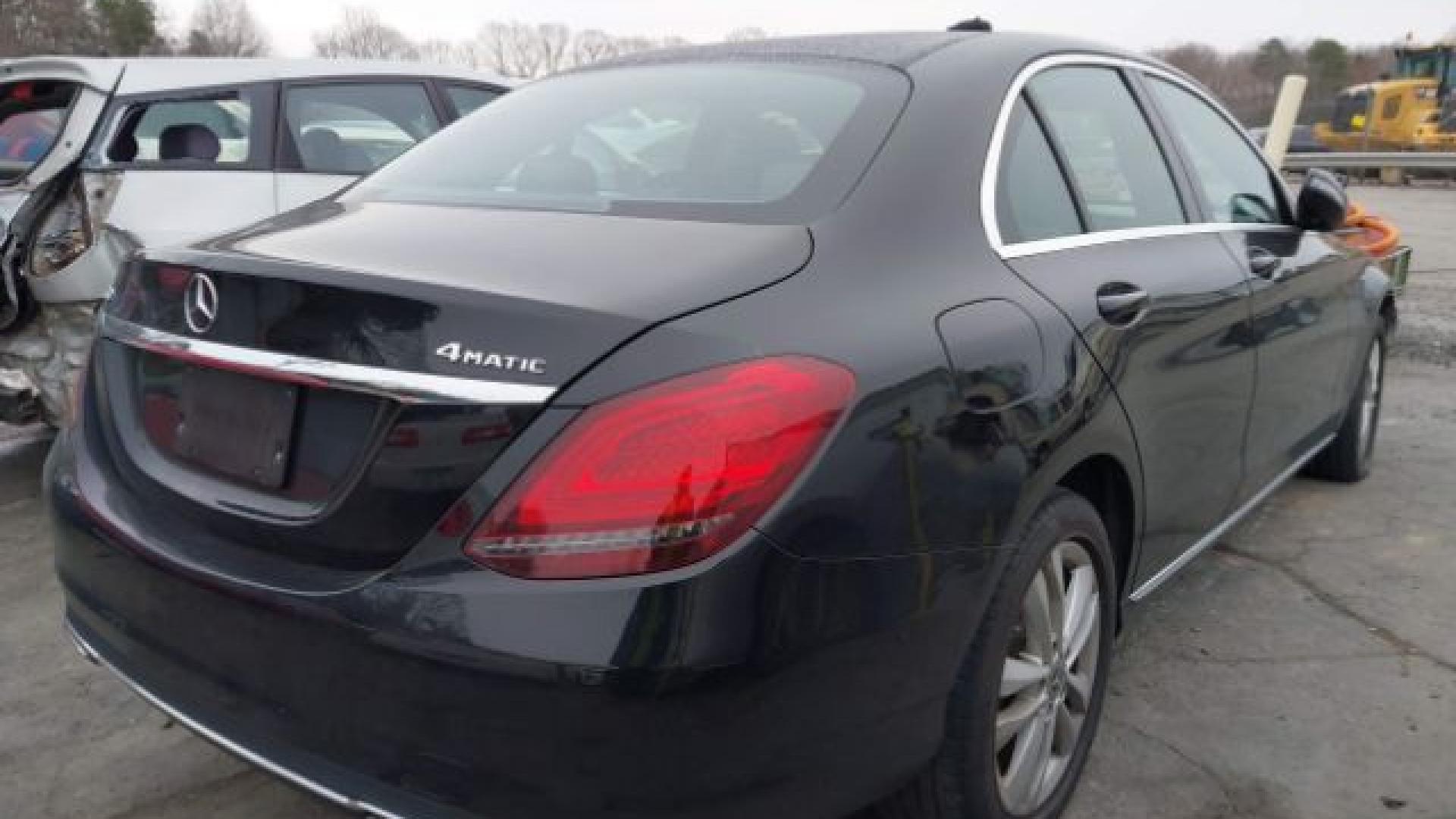 Mercedes - C300 - 2019 - Black - 41286322