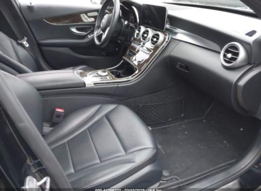 Mercedes - C300 - 2019 - Black - 41286322