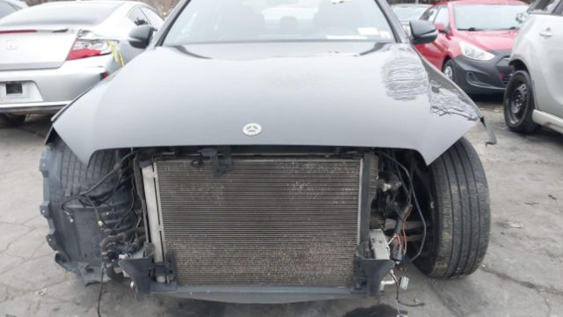 Mercedes - C300 - 2019 - Black - 41286322