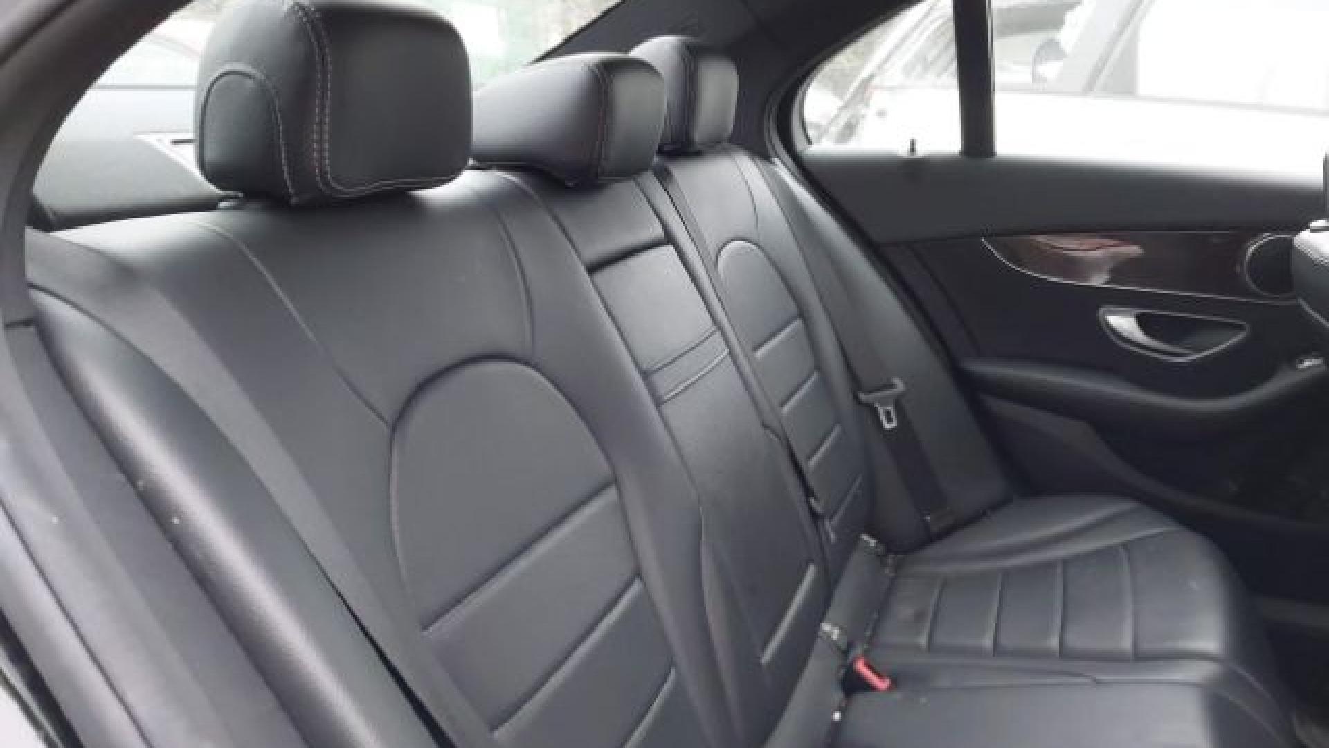 Mercedes - C300 - 2019 - Black - 41286322